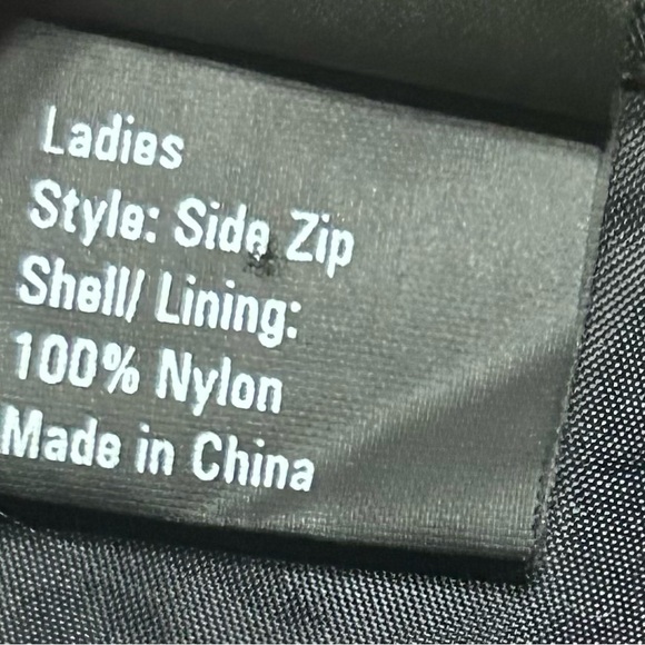 Obermeyer Women’s Black Ski pants - Picture 3 of 6